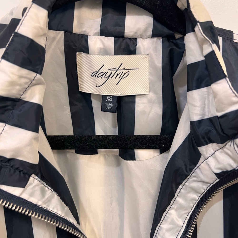 Polyester Jacket. - image 4